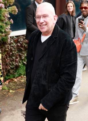Jean Paul Gaultier arriving at the Jean Paul Gaultier fashion show during Paris Fashion Week, Womens Ready to Wear Spring Summer 2026 at the Musée du quai Branly in Paris, Sunday, October 5, 2025 Christophe Aubert via Bestimage Celebrities arriving at the Jean Paul Gaultier fashion show during Paris Fashion Week, Womens Ready to Wear Spring Summer 2026 at the Musée du quai Branly in Paris, Sunday, October 5, 2025 Paris France  Copyright: xChristophexAubertxviaxBestimagexChristophexAubertxviaxBestimagex