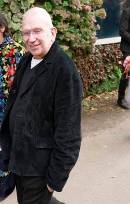 Jean Paul Gaultier arriving at the Jean Paul Gaultier fashion show during Paris Fashion Week, Womens Ready to Wear Spring Summer 2026 at the Musée du quai Branly in Paris, Sunday, October 5, 2025 Christophe Aubert via Bestimage Celebrities arriving at the Jean Paul Gaultier fashion show during Paris Fashion Week, Womens Ready to Wear Spring Summer 2026 at the Musée du quai Branly in Paris, Sunday, October 5, 2025 Paris France  Copyright: xChristophexAubertxviaxBestimagexChristophexAubertxviaxBestimagex