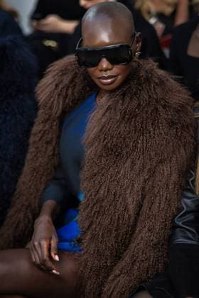 Adot Gak People at the Akris Womens Ready to Wear Spring Summer 2026 Collection show during Paris Fashion Week PFW on October 5, 2025 Julien Sarkissian Bestimage People at the Akris Womens Ready to Wear Spring Summer 2026 Collection show during Paris Fashion Week PFW on October 5, 2025 Paris France  Copyright: xJulienxSarkissianx xBestimagexJulienxSarkissianx xBestimagex