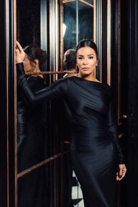Exclusive Rendez vous with Eva Longoria V Beckham dress poses at the hotel La Réserve during Paris Fashion Week PFW on October 3, 2025 Tiziano da Silva Bestimage Exclusive For Germany call for price Eva Longoria V Beckham dress poses at the hotel La Réserve during Paris Fashion Week PFW on October 3, 2025 Paris France  Copyright: xTizianoxDaxSilvax xBestimagexTizianoxDaxSilvax xBestimagex