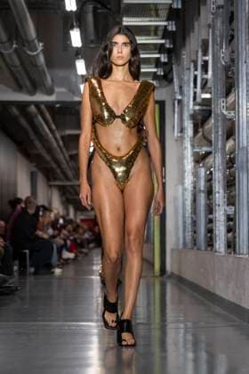 Jean Paul Gaultier Fashion Show Women Ready to Wear Spring Summer 2026 Collection during Paris Fashion Week October 5th, 2025 Jean Paul Gaultier Fashion Show Women Ready to Wear Spring Summer 2026 Collection , during Paris Fashion Week October 5th, 2025 Paris France  Copyright: xAgencex xBestimagexAgencex xBestimagex