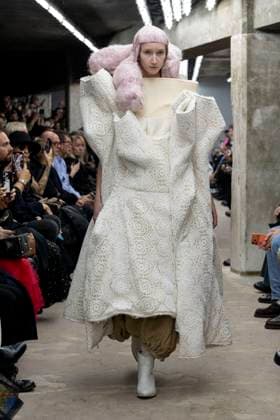 Défilé Comme des garcons Collection Femme Prêt à Porter Printemps Eté 2026 lors de la Fashion Week de Paris, le 4 octobre 2025 Comme des garcons Fashion Show Women Ready to Wear Spring Summer 2026 Collection , during Paris Fashion Week October 4th, 2025 Paris France  Copyright: xAgencex xBestimagexAgencex xBestimagex