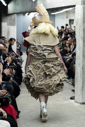 Défilé Comme des garcons Collection Femme Prêt à Porter Printemps Eté 2026 lors de la Fashion Week de Paris, le 4 octobre 2025 Comme des garcons Fashion Show Women Ready to Wear Spring Summer 2026 Collection , during Paris Fashion Week October 4th, 2025 Paris France  Copyright: xAgencex xBestimagexAgencex xBestimagex