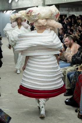 Défilé Comme des garcons Collection Femme Prêt à Porter Printemps Eté 2026 lors de la Fashion Week de Paris, le 4 octobre 2025 Comme des garcons Fashion Show Women Ready to Wear Spring Summer 2026 Collection , during Paris Fashion Week October 4th, 2025 Paris France  Copyright: xAgencex xBestimagexAgencex xBestimagex