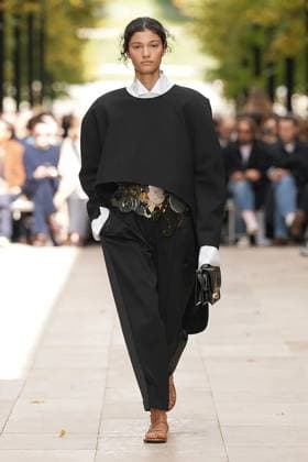 (251006) -- PARIS, Oct. 6, 2025 -- A model presents creations from the ready-to-wear Spring Summer 2026 collections by CELINE during the Paris Fashion Week in Paris, France, on Oct. 5, 2025. ( Handout via Xinhua) FRANCE-PARIS-FASHION WEEK-CELINE MeetEurope 