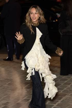 Isabelle Allain aka Izzipoopi People at the McQueen Womens Ready to Wear Spring Summer 2026 Collection show during Paris Fashion Week PFW on October 5, 2025 Julien Sarkissian Bestimage People at the McQueen Womens Ready to Wear Spring Summer 2026 Collection show during Paris Fashion Week PFW on October 5, 2025 Paris France  Copyright: xJulienxSarkissianx xBestimagexJulienxSarkissianx xBestimagex