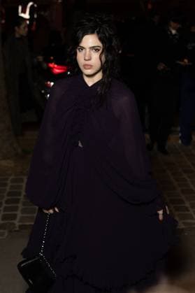 Julia Cumming People at the McQueen Womens Ready to Wear Spring Summer 2026 Collection show during Paris Fashion Week PFW on October 5, 2025 Julien Sarkissian Bestimage People at the McQueen Womens Ready to Wear Spring Summer 2026 Collection show during Paris Fashion Week PFW on October 5, 2025 Paris France  Copyright: xJulienxSarkissianx xBestimagexJulienxSarkissianx xBestimagex