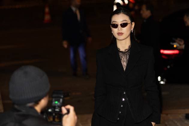 Estelle Chen People at the McQueen Womens Ready to Wear Spring Summer 2026 Collection show during Paris Fashion Week PFW on October 5, 2025 Julien Sarkissian Bestimage People at the McQueen Womens Ready to Wear Spring Summer 2026 Collection show during Paris Fashion Week PFW on October 5, 2025 Paris France  Copyright: xJulienxSarkissianx xBestimagexJulienxSarkissianx xBestimagex