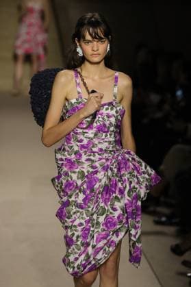 PFW - Chloe Runway A model walks the runway during the Chloe Womenswear Spring Summer 2026 show as part of Paris Fashion Week on October 05, 2025 in Paris, France. Photo by Alain-Gil Gonzalez ABACAPRESS.COM Paris France  Copyright: xGonzalezxAlain-Gil ABACAx