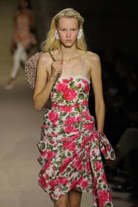 PFW - Chloe Runway A model walks the runway during the Chloe Womenswear Spring Summer 2026 show as part of Paris Fashion Week on October 05, 2025 in Paris, France. Photo by Alain-Gil Gonzalez ABACAPRESS.COM Paris France  Copyright: xGonzalezxAlain-Gil ABACAx