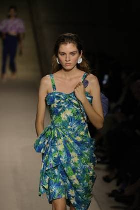 PFW - Chloe Runway A model walks the runway during the Chloe Womenswear Spring Summer 2026 show as part of Paris Fashion Week on October 05, 2025 in Paris, France. Photo by Alain-Gil Gonzalez ABACAPRESS.COM Paris France  Copyright: xGonzalezxAlain-Gil ABACAx