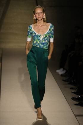 PFW - Chloe Runway A model walks the runway during the Chloe Womenswear Spring Summer 2026 show as part of Paris Fashion Week on October 05, 2025 in Paris, France. Photo by Alain-Gil Gonzalez ABACAPRESS.COM Paris France  Copyright: xGonzalezxAlain-Gil ABACAx