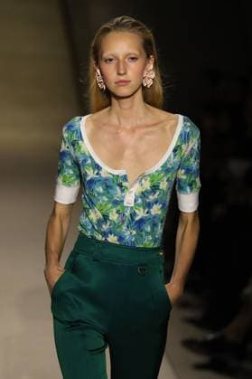 PFW - Chloe Runway A model walks the runway during the Chloe Womenswear Spring Summer 2026 show as part of Paris Fashion Week on October 05, 2025 in Paris, France. Photo by Alain-Gil Gonzalez ABACAPRESS.COM Paris France  Copyright: xGonzalezxAlain-Gil ABACAx