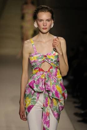 PFW - Chloe Runway A model walks the runway during the Chloe Womenswear Spring Summer 2026 show as part of Paris Fashion Week on October 05, 2025 in Paris, France. Photo by Alain-Gil Gonzalez ABACAPRESS.COM Paris France  Copyright: xGonzalezxAlain-Gil ABACAx