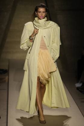PFW - Chloe Runway A model walks the runway during the Chloe Womenswear Spring Summer 2026 show as part of Paris Fashion Week on October 05, 2025 in Paris, France. Photo by Alain-Gil Gonzalez ABACAPRESS.COM Paris France  Copyright: xGonzalezxAlain-Gil ABACAx