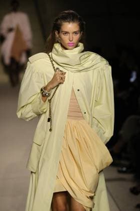 PFW - Chloe Runway A model walks the runway during the Chloe Womenswear Spring Summer 2026 show as part of Paris Fashion Week on October 05, 2025 in Paris, France. Photo by Alain-Gil Gonzalez ABACAPRESS.COM Paris France  Copyright: xGonzalezxAlain-Gil ABACAx