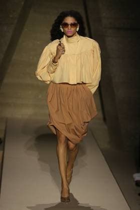 PFW - Chloe Runway A model walks the runway during the Chloe Womenswear Spring Summer 2026 show as part of Paris Fashion Week on October 05, 2025 in Paris, France. Photo by Alain-Gil Gonzalez ABACAPRESS.COM Paris France  Copyright: xGonzalezxAlain-Gil ABACAx