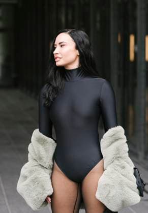 Demi Lovato at the arrivals at the COPERNI Fashion Show Ready to Wear Women Collection Spring Summer 2026 during Paris Fashion Week PFW , at the Centre Pompidou, in Paris, France, on October 6, 2026 Sam Delpech Bestimage Arrivals Coperni Fashion Show Ready to Wear Collection Spring Summer 2026 during Paris Fashion Week on 6, october, 2025 Paris France  Copyright: xSamxDelpechx xBestimagexSamxDelpechx xBestimagex