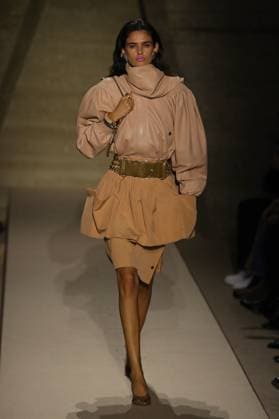 PFW - Chloe Runway A model walks the runway during the Chloe Womenswear Spring Summer 2026 show as part of Paris Fashion Week on October 05, 2025 in Paris, France. Photo by Alain-Gil Gonzalez ABACAPRESS.COM Paris France  Copyright: xGonzalezxAlain-Gil ABACAx