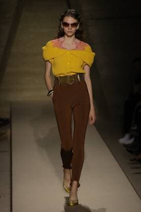 PFW - Chloe Runway A model walks the runway during the Chloe Womenswear Spring Summer 2026 show as part of Paris Fashion Week on October 05, 2025 in Paris, France. Photo by Alain-Gil Gonzalez ABACAPRESS.COM Paris France  Copyright: xGonzalezxAlain-Gil ABACAx