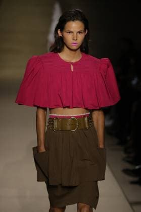 PFW - Chloe Runway A model walks the runway during the Chloe Womenswear Spring Summer 2026 show as part of Paris Fashion Week on October 05, 2025 in Paris, France. Photo by Alain-Gil Gonzalez ABACAPRESS.COM Paris France  Copyright: xGonzalezxAlain-Gil ABACAx