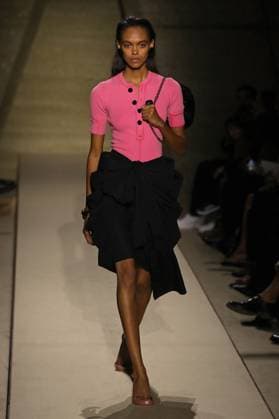 PFW - Chloe Runway A model walks the runway during the Chloe Womenswear Spring Summer 2026 show as part of Paris Fashion Week on October 05, 2025 in Paris, France. Photo by Alain-Gil Gonzalez ABACAPRESS.COM Paris France  Copyright: xGonzalezxAlain-Gil ABACAx