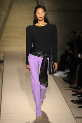 PFW - Chloe Runway A model walks the runway during the Chloe Womenswear Spring Summer 2026 show as part of Paris Fashion Week on October 05, 2025 in Paris, France. Photo by Alain-Gil Gonzalez ABACAPRESS.COM Paris France  Copyright: xGonzalezxAlain-Gil ABACAx