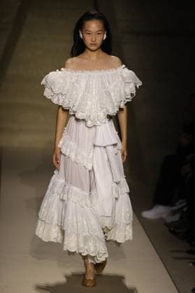PFW - Chloe Runway A model walks the runway during the Chloe Womenswear Spring Summer 2026 show as part of Paris Fashion Week on October 05, 2025 in Paris, France. Photo by Alain-Gil Gonzalez ABACAPRESS.COM Paris France  Copyright: xGonzalezxAlain-Gil ABACAx