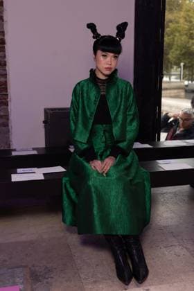 Guest au front Row du défilé Shiatzi Chen Collection Femme Prêt à Porter Printemps Eté 2026 lors de la Fashion Week de Paris PFW , le 6 octobre 2025 Julien Sarkissian Bestimage Front Row of the Shiatzi Chen Women Ready to Wear Spring Summer 2026 Collection fashion show, during Paris Fashion Week, on October 6th, 2025 Paris France  Copyright: xJulienxSarkissianx xBestimagexJulienxSarkissianx xBestimagex