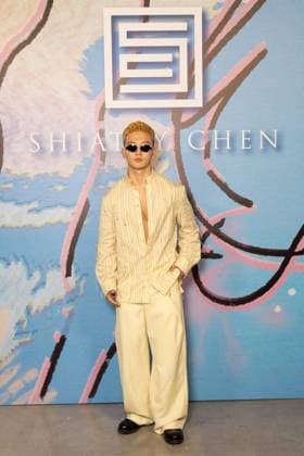 Guest au photocall du défilé Shiatzi Chen Collection Femme Prêt à Porter Printemps Eté 2026 au palais de Tokyo lors de la Fashion Week de Paris PFW , le 6 octobre 2025 Julien Sarkissian Bestimage Photocall of Shiatzi Chen Women Ready to Wear Spring Summer 2026 Collection fashion show, during Paris Fashion Week, on October 6th, 2025 Paris France  Copyright: xJulienxSarkissianx xBestimagexJulienxSarkissianx xBestimagex