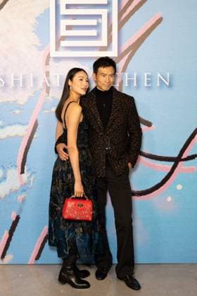 Guest au photocall du défilé Shiatzi Chen Collection Femme Prêt à Porter Printemps Eté 2026 au palais de Tokyo lors de la Fashion Week de Paris PFW , le 6 octobre 2025 Julien Sarkissian Bestimage Photocall of Shiatzi Chen Women Ready to Wear Spring Summer 2026 Collection fashion show, during Paris Fashion Week, on October 6th, 2025 Paris France  Copyright: xJulienxSarkissianx xBestimagexJulienxSarkissianx xBestimagex