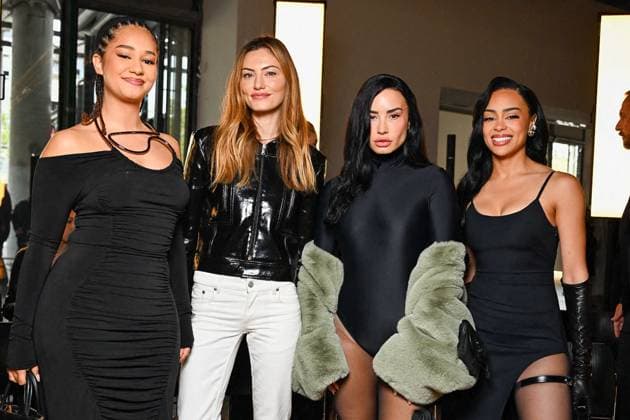 Exclusive Lena Mahfouf Lena Situations , Phoebe Tonkin, Demi Lovato et Kristy Sarah Scott au Front Row du défilé COPERNI Collection Femme Prêt à Porter Printemps Eté 2026 lors de la Fashion Week de Paris PFW , au Centre Pompidou, à Paris, France, le 6 octobre 2026 Pierre Perusseau Bestimage Exclusive Front Row Coperni Fashion Show Ready to Wear Collection Spring Summer 2026 during Paris Fashion Week on 6, october, 2025 Paris France  Copyright: xTizianoxDaxSilvax-xPierrexPerusseaux xBestimagexTizianoxDaxSilvax-xPierrexPerusseaux xBestimagex