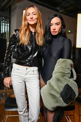 Exclusif Phoebe Tonkin et Demi Lovato au Front Row du défilé COPERNI Collection Femme Prêt à Porter Printemps Eté 2026 lors de la Fashion Week de Paris PFW , au Centre Pompidou, à Paris, France, le 6 octobre 2026 Pierre Perusseau Bestimage Exclusive Front Row Coperni Fashion Show Ready to Wear Collection Spring Summer 2026 during Paris Fashion Week on 6, october, 2025 Paris France  Copyright: xTizianoxDaxSilvax-xPierrexPerusseaux xBestimagexTizianoxDaxSilvax-xPierrexPerusseaux xBestimagex