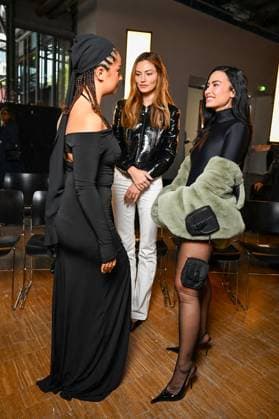 Exclusive Lena Mahfouf Lena Situations , Phoebe Tonkin et Demi Lovato au Front Row du défilé COPERNI Collection Femme Prêt à Porter Printemps Eté 2026 lors de la Fashion Week de Paris PFW , au Centre Pompidou, à Paris, France, le 6 octobre 2026 Pierre Perusseau Bestimage Exclusive Front Row Coperni Fashion Show Ready to Wear Collection Spring Summer 2026 during Paris Fashion Week on 6, october, 2025 Paris France  Copyright: xTizianoxDaxSilvax-xPierrexPerusseaux xBestimagexTizianoxDaxSilvax-xPierrexPerusseaux xBestimagex