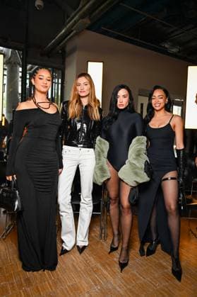 Exclusive Lena Mahfouf Lena Situations , Phoebe Tonkin, Demi Lovato et Kristy Sarah Scott au Front Row du défilé COPERNI Collection Femme Prêt à Porter Printemps Eté 2026 lors de la Fashion Week de Paris PFW , au Centre Pompidou, à Paris, France, le 6 octobre 2026 Pierre Perusseau Bestimage Exclusive Front Row Coperni Fashion Show Ready to Wear Collection Spring Summer 2026 during Paris Fashion Week on 6, october, 2025 Paris France  Copyright: xTizianoxDaxSilvax-xPierrexPerusseaux xBestimagexTizianoxDaxSilvax-xPierrexPerusseaux xBestimagex