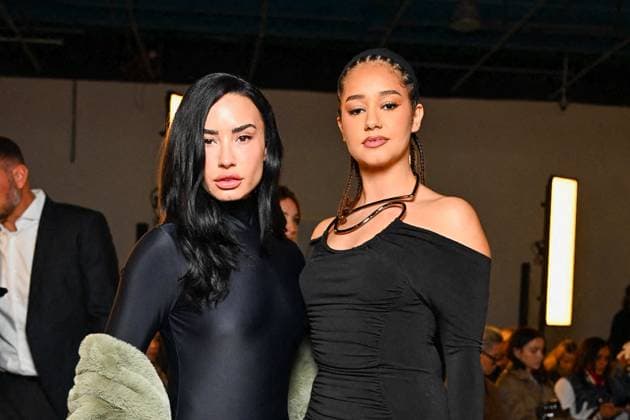 Exclusive Demi Lovato et Lena Mahfouf Lena Situations au Front Row du défilé COPERNI Collection Femme Prêt à Porter Printemps Eté 2026 lors de la Fashion Week de Paris PFW , au Centre Pompidou, à Paris, France, le 6 octobre 2026 Pierre Perusseau Bestimage Exclusive Front Row Coperni Fashion Show Ready to Wear Collection Spring Summer 2026 during Paris Fashion Week on 6, october, 2025 Paris France  Copyright: xTizianoxDaxSilvax-xPierrexPerusseaux xBestimagexTizianoxDaxSilvax-xPierrexPerusseaux xBestimagex