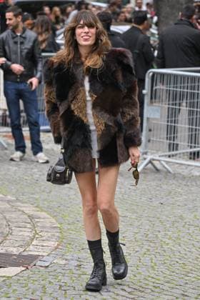 PFW Miu Miu Outside Arrivals Lou Doillon arriving at Miu Miu show during Paris Fashion Week in Paris, France on October 6, 2025. Photo by Julien Reynaud APS-Medias ABACAPRESS.COM Paris France  Copyright: xReynaudxJulien APS-Medias ABACAx