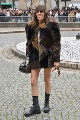 PFW Miu Miu Outside Arrivals Lou Doillon arriving at Miu Miu show during Paris Fashion Week in Paris, France on October 6, 2025. Photo by Julien Reynaud APS-Medias ABACAPRESS.COM Paris France  Copyright: xReynaudxJulien APS-Medias ABACAx