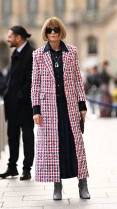 Exclusive Anna Wintour leaves the Ritz Paris Hotel during Paris Fashion Week PFW , at Place Vendôme, in Paris, France, on October 6, 2025 Pierre Perusseau Bestimage Exclusive Anna Wintour leaves the Ritz Paris Hotel during Paris Fashion Week PFW , at Place Vendôme, in Paris, France, on October 6, 2025 Paris France Copyright: xTizianoxDaxSilvax-xPierrexPerusseaux xBestimagexTizianoxDaxSilvax-xPierrexPerusseaux xBestimagex