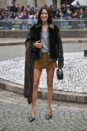PFW Miu Miu Outside Arrivals Alexa Chung arriving at Miu Miu show during Paris Fashion Week in Paris, France on October 6, 2025. Photo by Julien Reynaud APS-Medias ABACAPRESS.COM Paris France  Copyright: xReynaudxJulien APS-Medias ABACAx