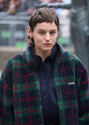 Emma Corrin at the arrivals of the Miu Miu Fashion Show Ready to Wear Women Collection Spring Summer 2026 during Paris Fashion Week PFW , at the Economic, Social and Environmental Council, Palais d lena, in Paris, France, on October 6, 2025 Denis Guignebourg Bestimage Arrivals Balenciaga Fashion Show Ready to Wear Collection Spring Summer 2026 during Paris Fashion Week on 6, october, 2025 Paris France  Copyright: xDenisxGuignebourgx xBestimagexDenisxGuignebourgx xBestimagex