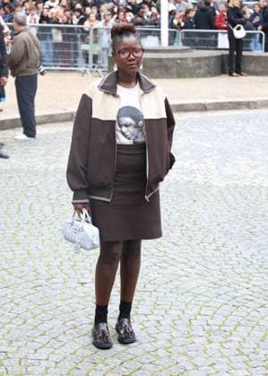 Guest at the arrivals of the Miu Miu Fashion Show Ready to Wear Women Collection Spring Summer 2026 during Paris Fashion Week PFW , at the Economic, Social and Environmental Council, Palais d lena, in Paris, France, on October 6, 2025 Denis Guignebourg Bestimage Arrivals Balenciaga Fashion Show Ready to Wear Collection Spring Summer 2026 during Paris Fashion Week on 6, october, 2025 Paris France  Copyright: xDenisxGuignebourgx xBestimagexDenisxGuignebourgx xBestimagex