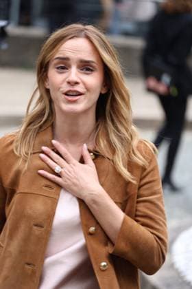 Emma Watson at the arrivals of the Miu Miu Fashion Show Ready to Wear Women Collection Spring Summer 2026 during Paris Fashion Week PFW , at the Economic, Social and Environmental Council, Palais d lena, in Paris, France, on October 6, 2025 Denis Guignebourg Bestimage Arrivals Balenciaga Fashion Show Ready to Wear Collection Spring Summer 2026 during Paris Fashion Week on 6, october, 2025 Paris France  Copyright: xDenisxGuignebourgx xBestimagexDenisxGuignebourgx xBestimagex