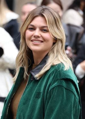 Louane at the arrivals of the Miu Miu Fashion Show Ready to Wear Women Collection Spring Summer 2026 during Paris Fashion Week PFW , at the Economic, Social and Environmental Council, Palais d lena, in Paris, France, October 6, 2025 Denis Guignebourg Bestimage Arrivals Balenciaga Fashion Show Ready to Wear Collection Spring Summer 2026 during Paris Fashion Week on 6, october, 2025 Paris France  Copyright: xDenisxGuignebourgx xBestimagexDenisxGuignebourgx xBestimagex