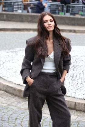 Thylane Blondeau at the arrivals of the fashion show Miu Miu Collection Femme Prêt à Porter Printemps Eté 2026 during Paris Fashion Week PFW , au Conseil Économique, social et environnemental, Palais d lena, à Paris, France, le 6 octobre 2025 Denis Guignebourg Bestimage Arrivals Balenciaga Fashion Show Ready to Wear Collection Spring Summer 2026 during Paris Fashion Week on 6, october, 2025 Paris France  Copyright: xDenisxGuignebourgx xBestimagexDenisxGuignebourgx xBestimagex