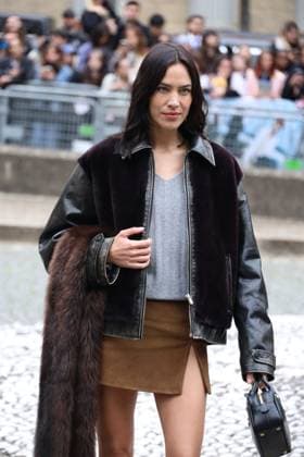 Alexa Chung at the arrivals of the fashion show Miu Miu Collection Femme Prêt à Porter Printemps Eté 2026 during Paris Fashion Week PFW , au Conseil Économique, social et environnemental, Palais d lena, à Paris, France, le 6 octobre 2025 Denis Guignebourg Bestimage Arrivals Balenciaga Fashion Show Ready to Wear Collection Spring Summer 2026 during Paris Fashion Week on 6, october, 2025 Paris France  Copyright: xDenisxGuignebourgx xBestimagexDenisxGuignebourgx xBestimagex