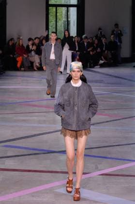 PFW - Shiatzy Chen Runway A model walks the runway during the Shiatzy Chen Womenswear Spring Summer 2026 show as part of Paris Fashion Week on October 6, 2025 in Paris, France. Photo by Jana Call me J ABACAPRESS.COM Paris Ile de France France  Copyright: xJanaxCallxmexJ ABACAx