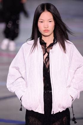 PFW - Shiatzy Chen Runway A model walks the runway during the Shiatzy Chen Womenswear Spring Summer 2026 show as part of Paris Fashion Week on October 6, 2025 in Paris, France. Photo by Jana Call me J ABACAPRESS.COM Paris Ile de France France  Copyright: xJanaxCallxmexJ ABACAx