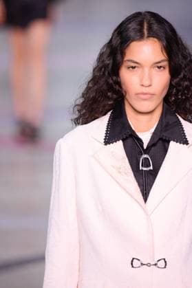 PFW - Shiatzy Chen Runway A model walks the runway during the Shiatzy Chen Womenswear Spring Summer 2026 show as part of Paris Fashion Week on October 6, 2025 in Paris, France. Photo by Jana Call me J ABACAPRESS.COM Paris Ile de France France  Copyright: xJanaxCallxmexJ ABACAx