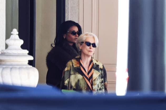 Milan, The Devil Wears Prada 2 begins filming on the Palazzo Parigi set. Pictured: Meryl Streep (as Miranda Priestly), Simone Ashley  Copyright: xAlessandroxBremecx xipa-agency.netx xx IPA_Agency_IPA66242301